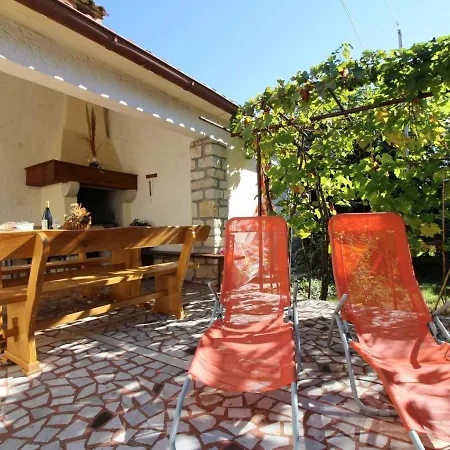 Apartment Sunlit Apartment Near Sea In Porec Poreč