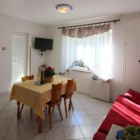 Sunlit Apartment Near Sea In Porec *