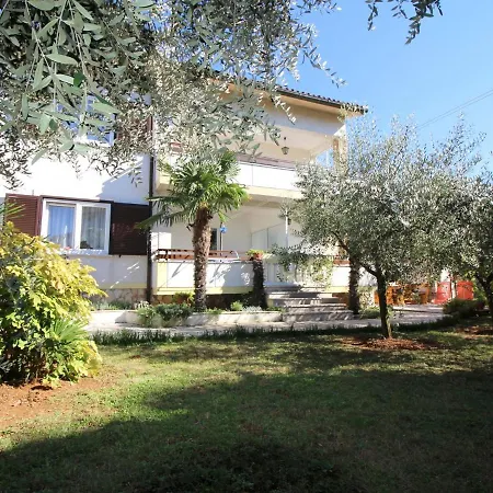 Sunlit Apartment Near Sea In Porec Apartment Poreč