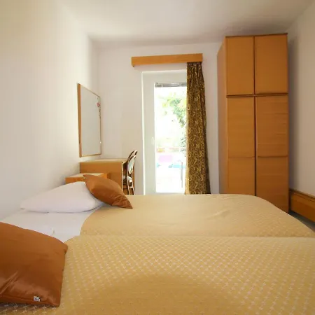 Sunlit Apartment Near Sea In Porec * Poreč