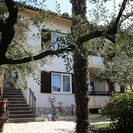 Apartment Sunlit Apartment Near Sea In Porec