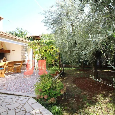 Sunlit Apartment Near Sea In Porec Apartment *