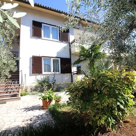 Sunlit Apartment Near Sea In Porec Apartment *